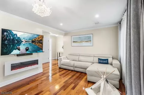 124 Crain Rd, Paramus, NJ 07652 photo 7