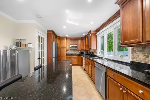 124 Crain Rd, Paramus, NJ 07652 photo 11