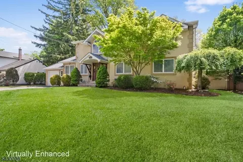 124 Crain Rd, Paramus, NJ 07652 photo 3