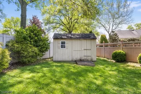 124 Crain Rd, Paramus, NJ 07652 photo 47