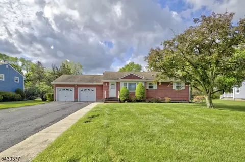 55 New Amwell Rd, Hillsborough, NJ 08844