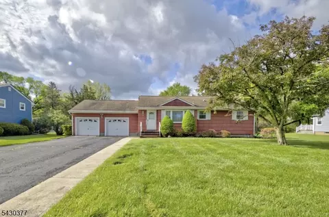 55 New Amwell Rd, Hillsborough, NJ 08844