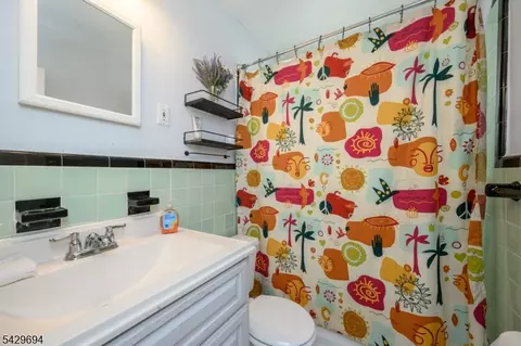 Bath - 49 Colonial Dr, Clark, NJ 07066 photo 1 of 1