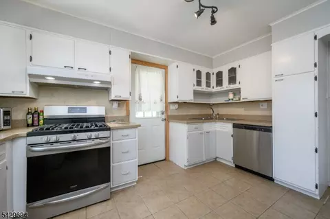 Kitchen - 49 Colonial Dr, Clark, NJ 07066 photo 2 of 2