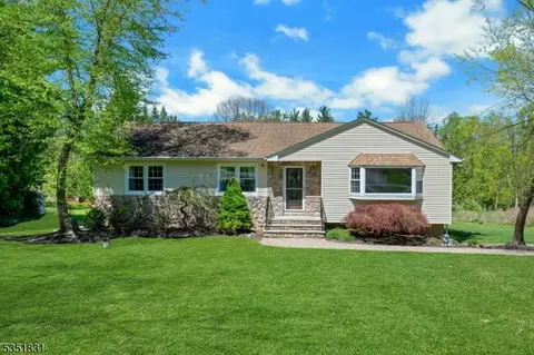 11 Lawrence Rd, Randolph, NJ 07869