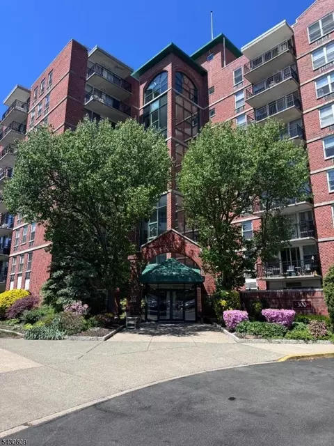 300 Main St #803, Little Falls, NJ 07424