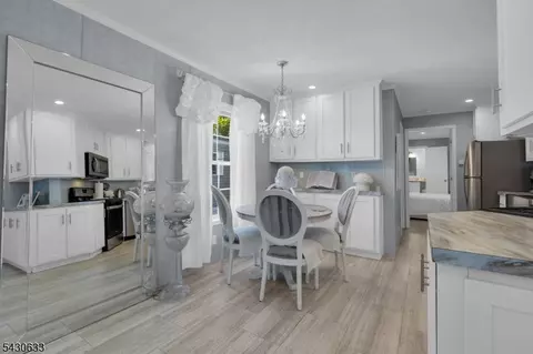 Dining - 9 White Birch Park, Hampton, NJ 08827 photo 3 of 3