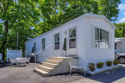 9 White Birch Park, Hampton, NJ 08827