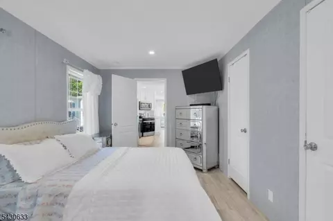 Bedroom - 9 White Birch Park, Hampton, NJ 08827 photo 3 of 4