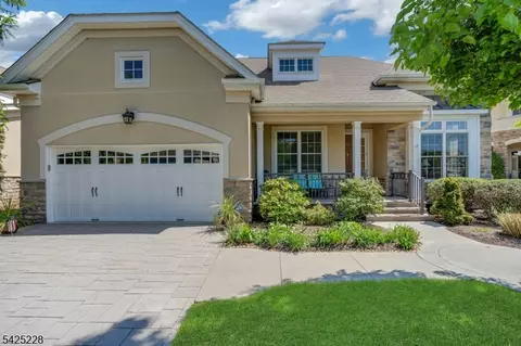 15 Johns Dr, Warren, NJ 07059