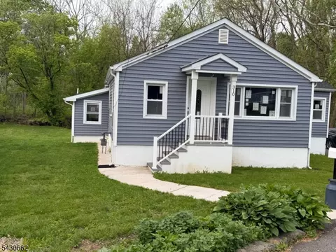 310 6th St, Belvidere, NJ 07823