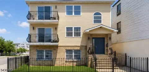272-274 Orange St, Newark, NJ 07103
