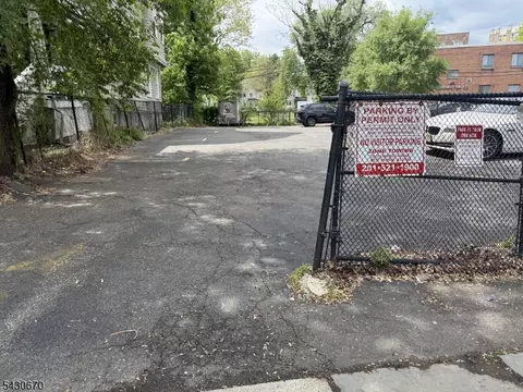 663 Park Ave, East Orange City, NJ 07017