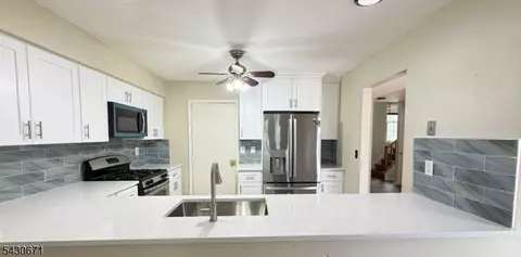 40 Whitby Cir, Somerset, NJ 08873