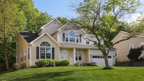 171 Smoke Rise Rd, Basking Ridge, NJ 07920