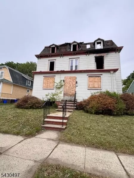 17 Westcott St, East Orange, NJ 07017