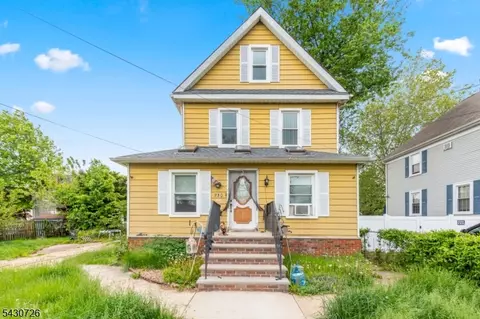 230 Aldene Rd, Roselle, NJ 07203