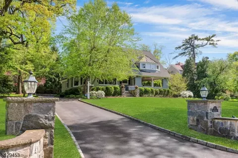 27 Bedford Rd, Summit, NJ 07901