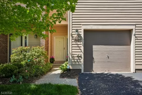 137 Kingston Ct, Madison, NJ 07940