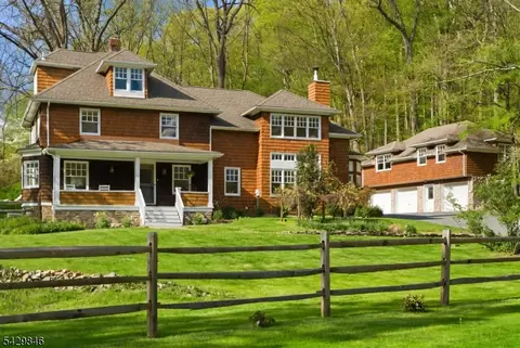 12 Cold Springs Rd, Tewksbury Twp, NJ 07830