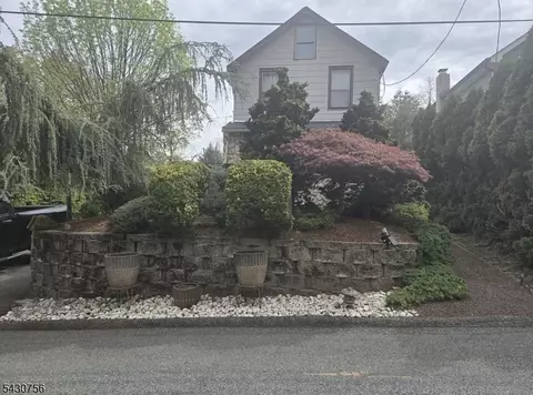 4 Montville Ave, Montville, NJ 07045