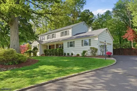 16 Beech Ct, Chatham Twp, NJ 07928