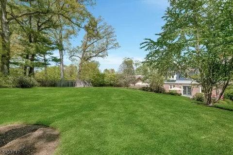 Exterior - 230 Summit Ave, Summit, NJ 07901 photo 7 of 8