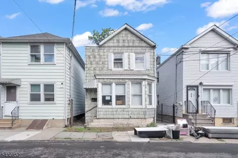 88 Komorn St, Newark, NJ 07105
