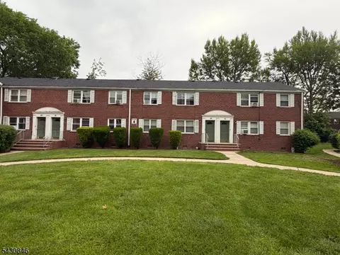 16 Carolyn Ter # A, Roselle, NJ 07203