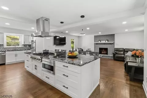 66 Hillcrest Ave, Morristown, NJ 07960