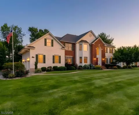 305 Charlton Ln, Branchburg, NJ 08853