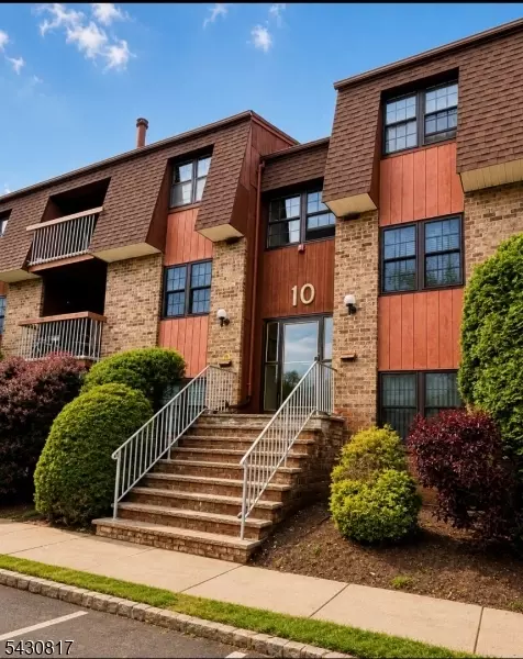 110 Keystone Ct #110A, Woodbridge, NJ 07095