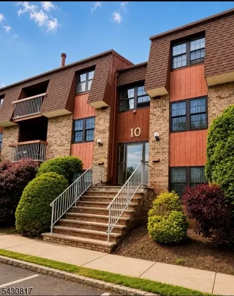 110 Keystone Ct #110A, Woodbridge, NJ 07095