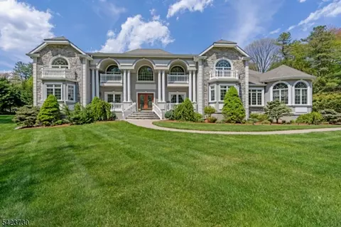 17 Constitution Ave, Succasunna, NJ 07876