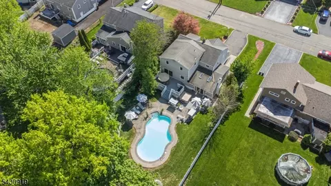 25 Meadow Dr, Little Falls Twp, NJ 07424