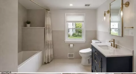 Bath - 36 Beverly Rd, Madison, NJ 07940 photo 3 of 5