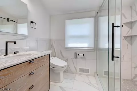 Bath - 36 Beverly Rd, Madison, NJ 07940 photo 1 of 5