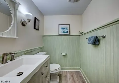 Bath - 36 Beverly Rd, Madison, NJ 07940 photo 4 of 5