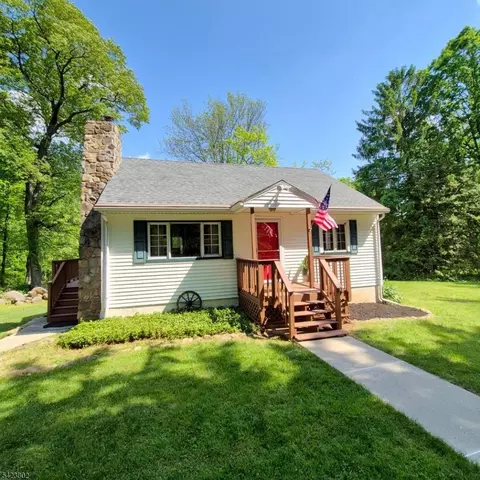 179 Hoffman Rd, Port Murray, NJ 07865