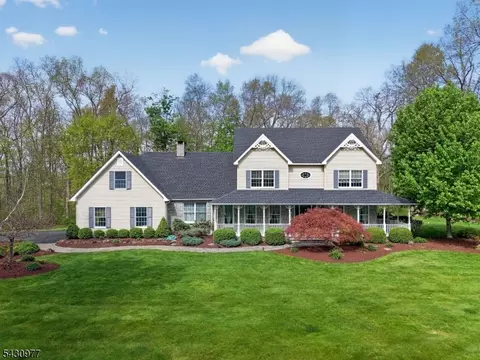 49 Stillwater Rd, Hardwick Twp, NJ 07825