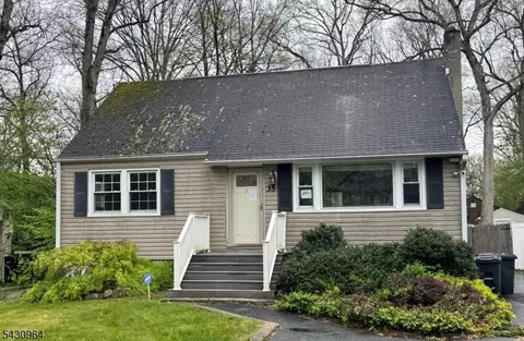 35 Mayne Ave, Stanhope, NJ 07874