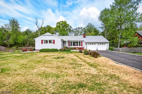 40 Grove St, Piscataway, NJ 08854