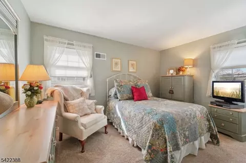 15 Ella Ln, Wayne, NJ 07470 photo 26