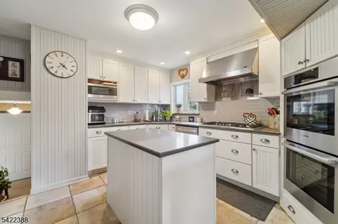 15 Ella Ln, Wayne, NJ 07470 photo 14