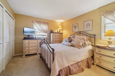 15 Ella Ln, Wayne, NJ 07470 photo 28