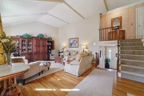 15 Ella Ln, Wayne, NJ 07470 photo 8