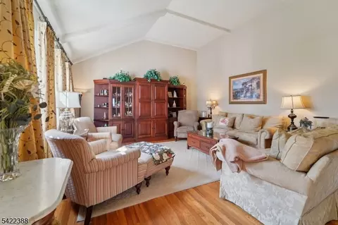 15 Ella Ln, Wayne, NJ 07470 photo 6