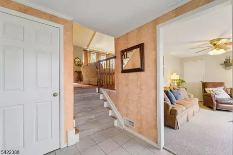 15 Ella Ln, Wayne, NJ 07470 photo 5