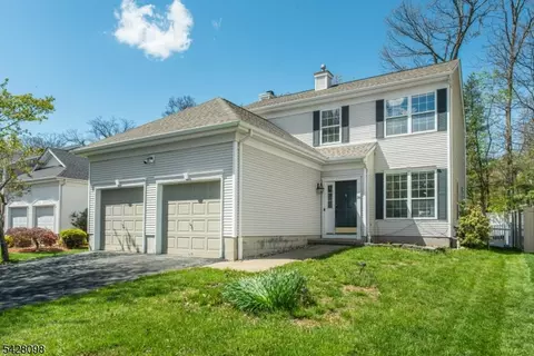 16 Indian Spring Dr, Oak Ridge, NJ 07438