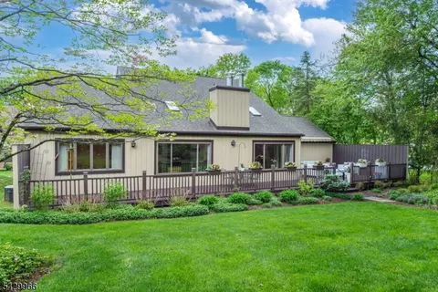 2 Spruce Ln, Morristown, NJ 07960